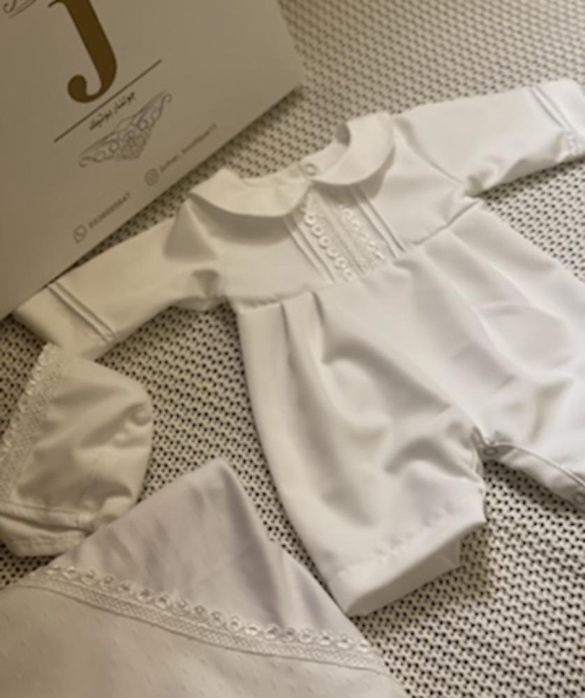 طقم مكون من ٣ قطع