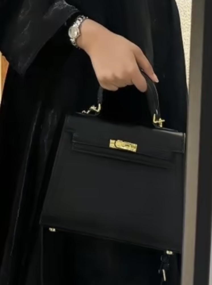 شنطة جلد نسائي