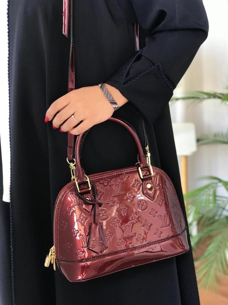 شنطة يد كبيرة عنابي لامع LOUI