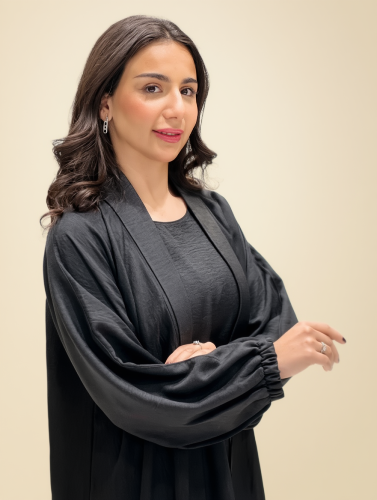 طقم سفر  من 4 قطع لون اسود كم مغاط