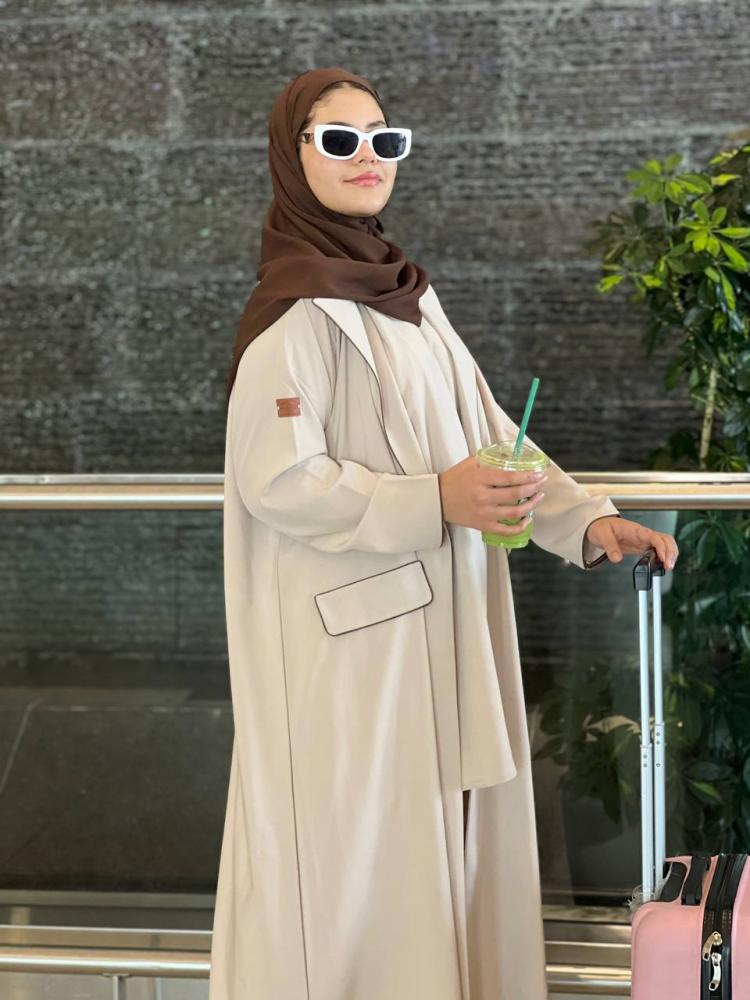 طقم عباية للسفر والدوام من 4 قطع لون بيج