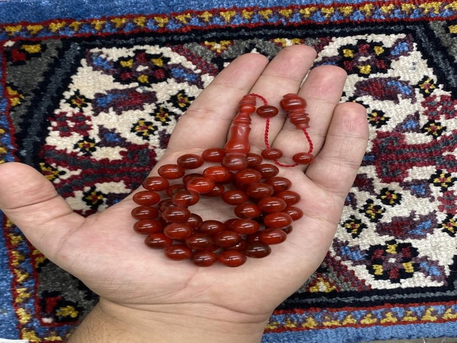 فاتوران احمر معرق اسود ٥١ خرزه ١٠ ملي