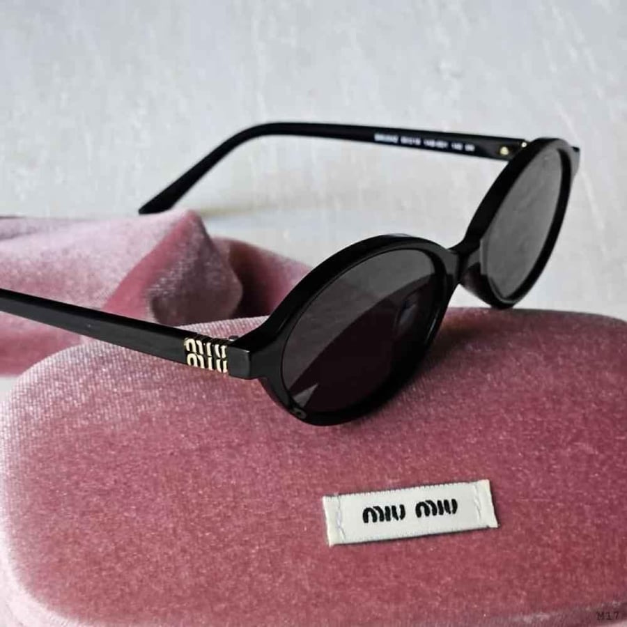 نظارة MIU MIU