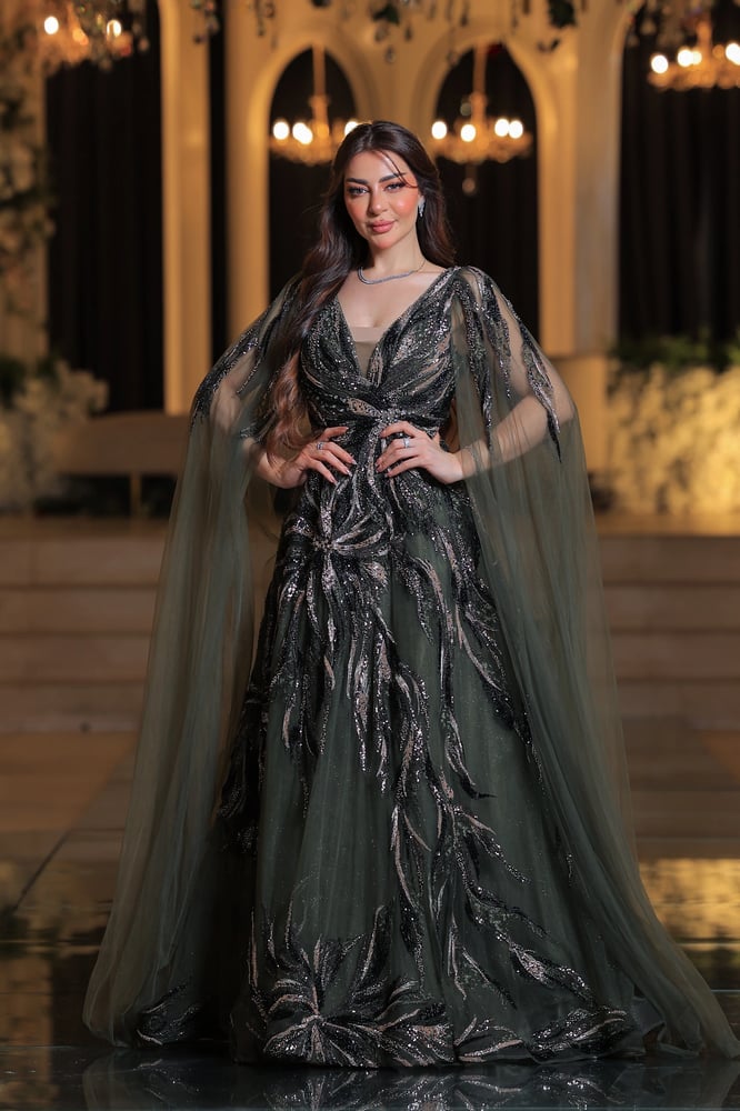 فستان سهرة فاخر وانيق بتصميم راق جدا