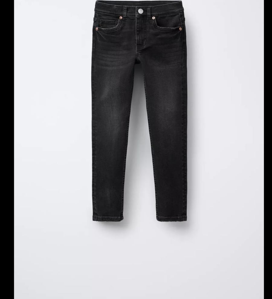 قطع مختاره من Zara