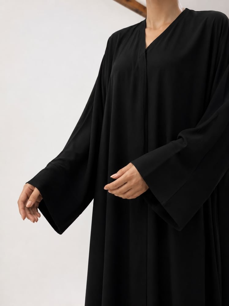 طقم عباية بشت ربع لف كم صغير طقطق الصدر فقط كريب ملكي