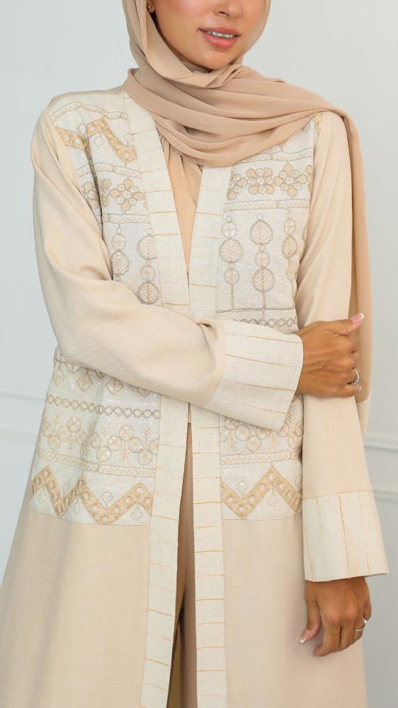 Muneera abaya