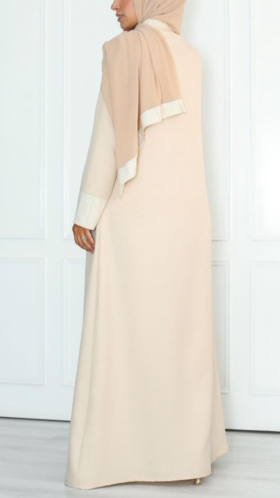 Muneera abaya