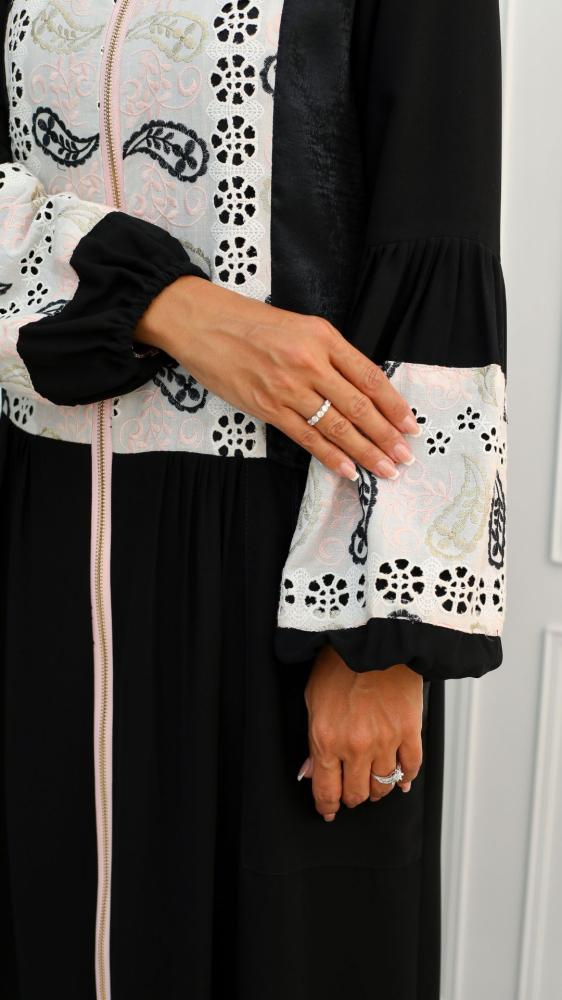 Naya Noir abaya