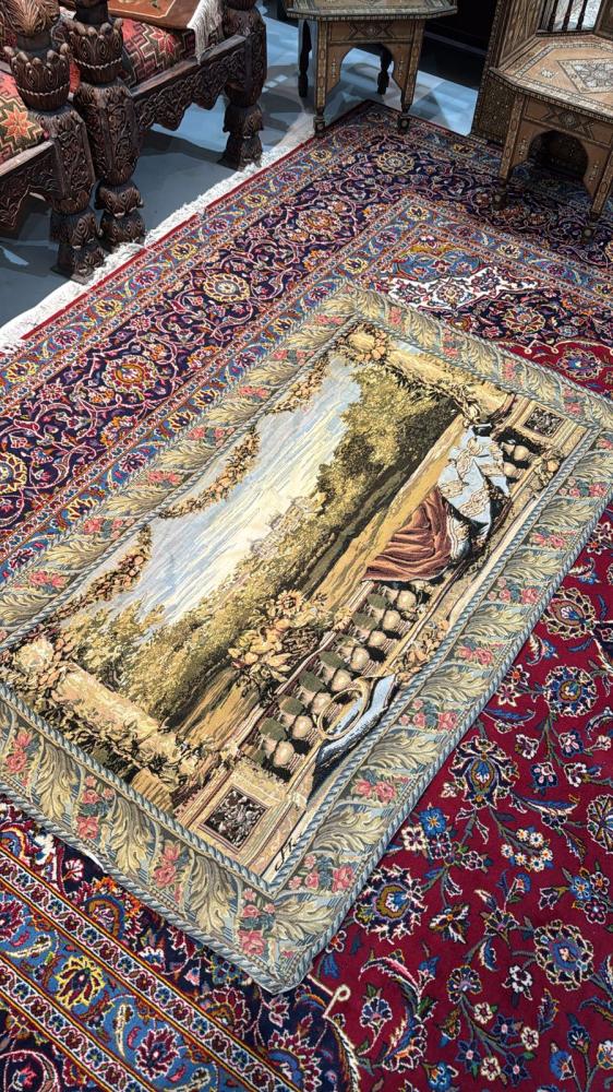 قطعة جدارية تراثية مبطنة بتصميم كلاسيكي