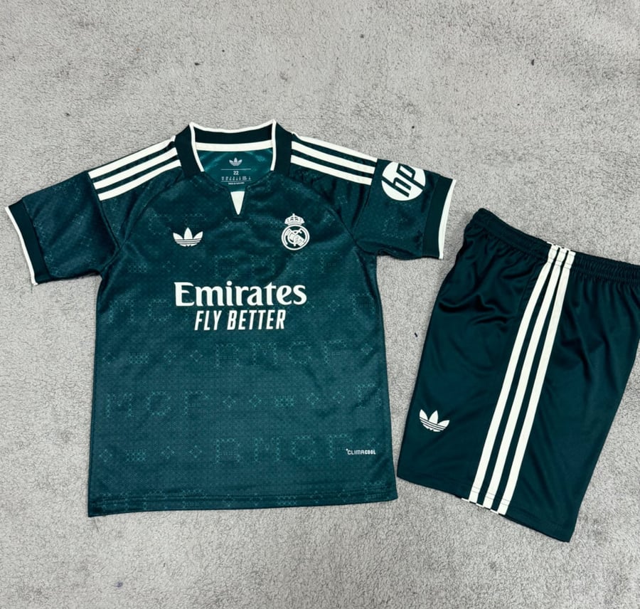 طقم ريال مدريد الاحتياطي26