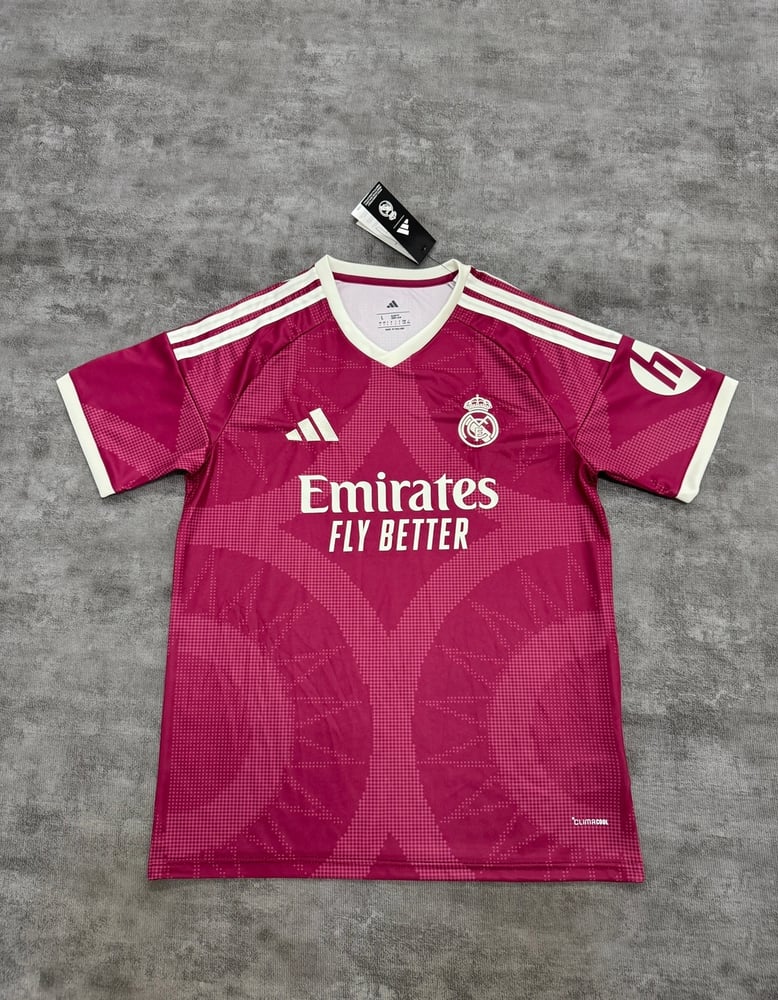قميص ريال مدريد الاحتياطي 26
