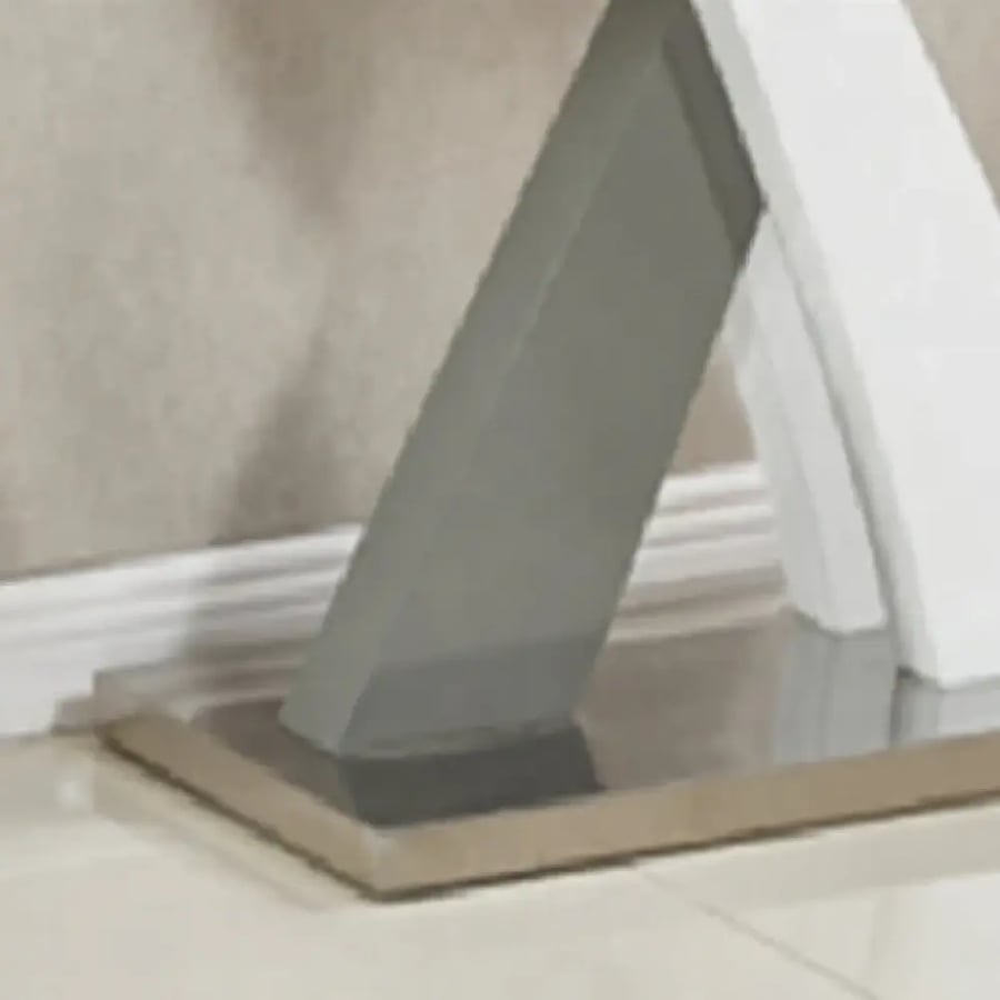 كونسول بتصميم بسيط عصري