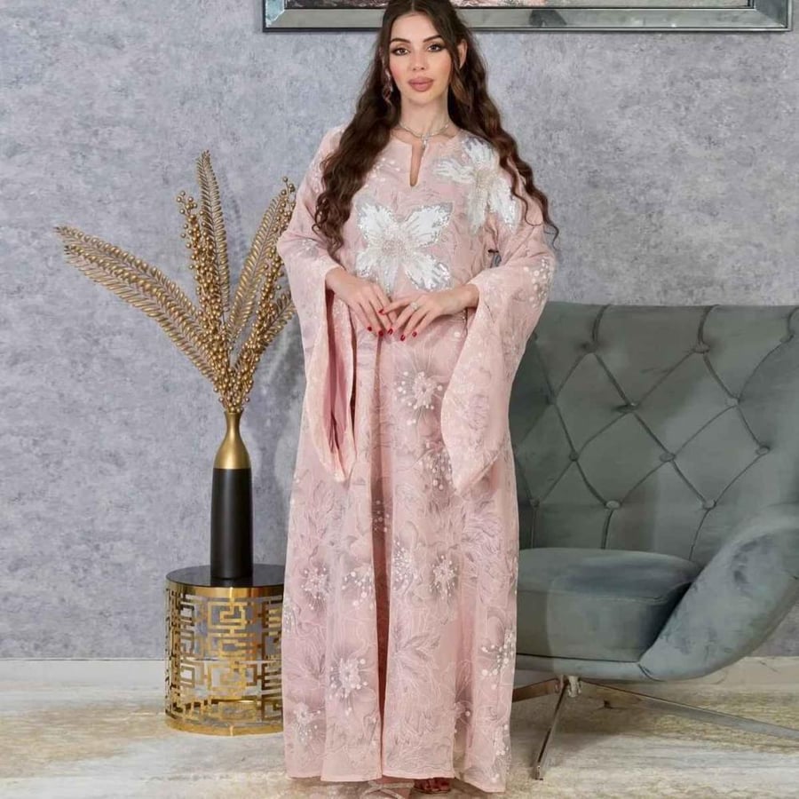 فستان نسائي