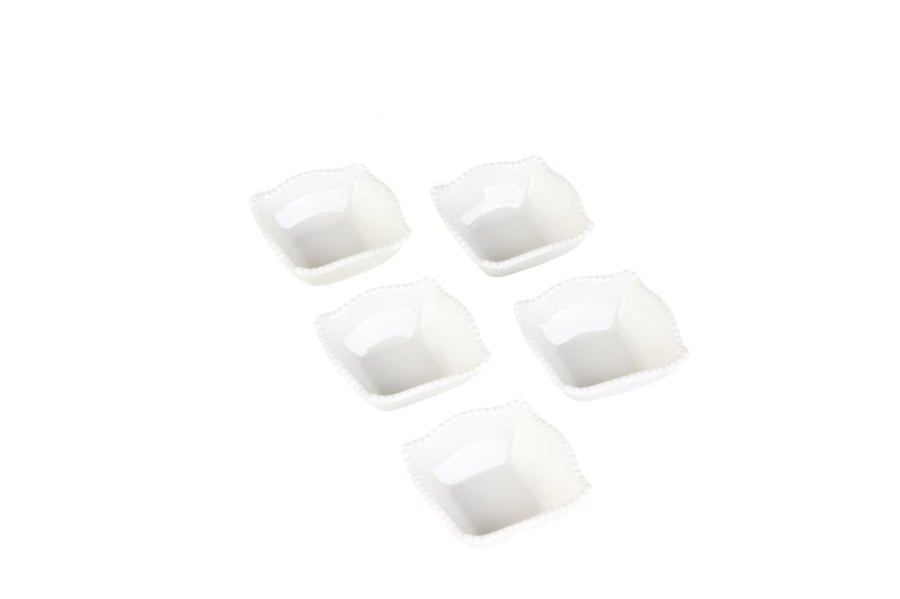 A set of white ceramic molds consisting of 6 pieces