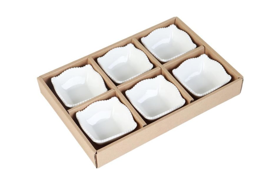 A set of white ceramic molds consisting of 6 pieces