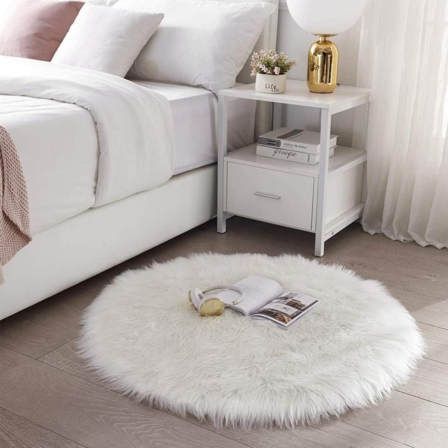 Round floor rug with a diameter of 1 meter
