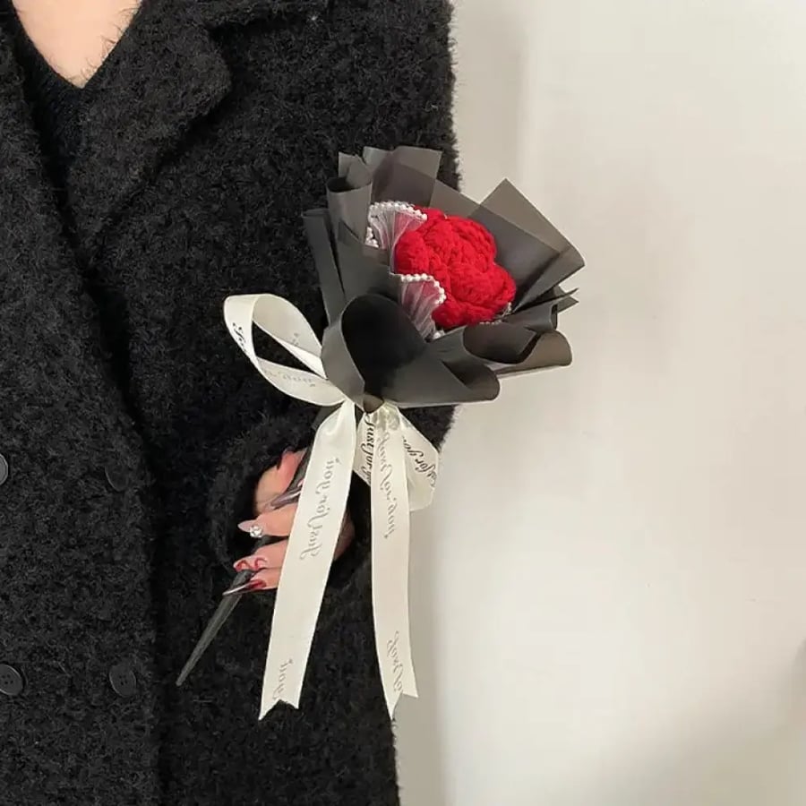 باقة ورد كروشيه يدوية للديكور والهدايا