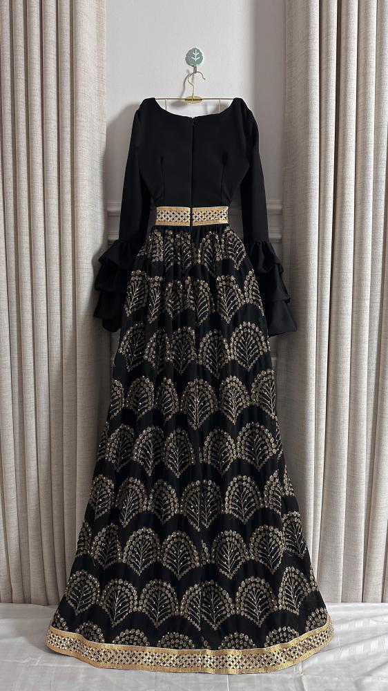 Abaya Anoud