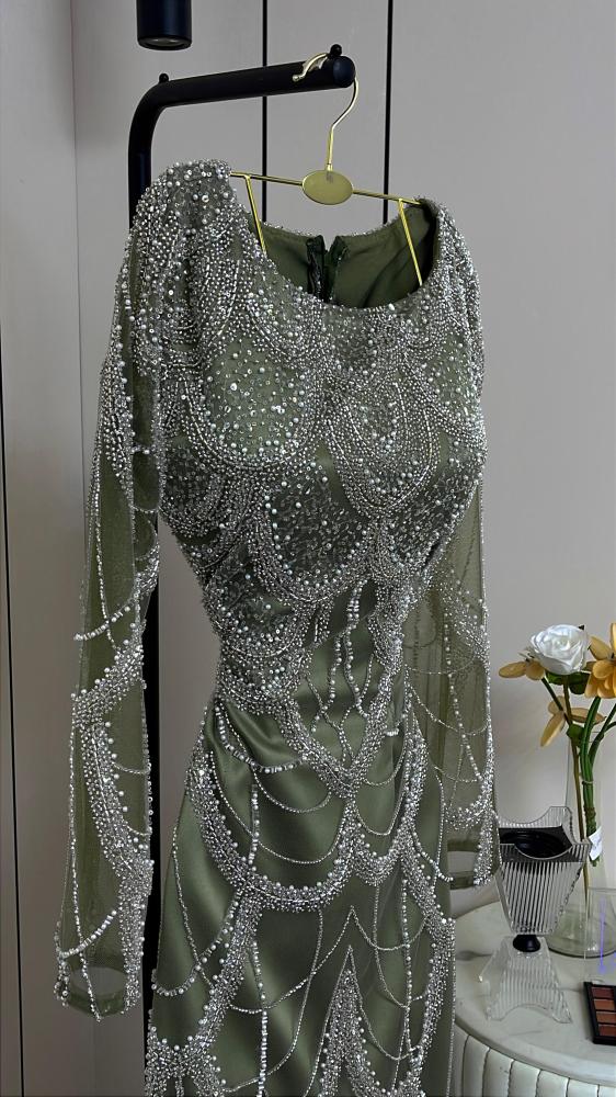 Salma's dress