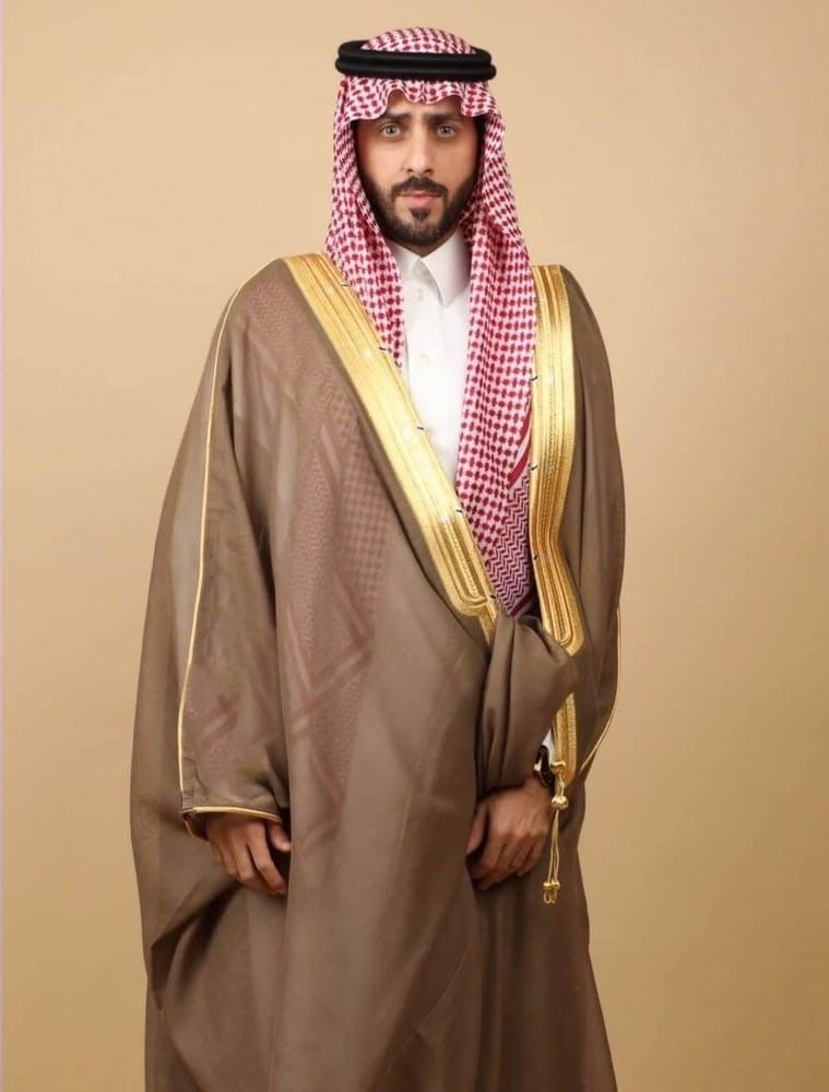 بشت ملكي كموني فاخر