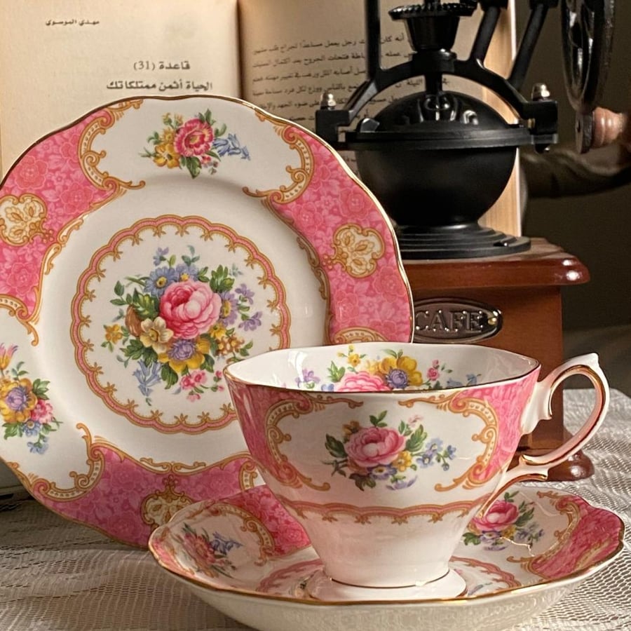Royal albert lady carlyle cup