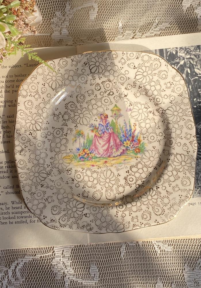 Lady Carnoline in Pink