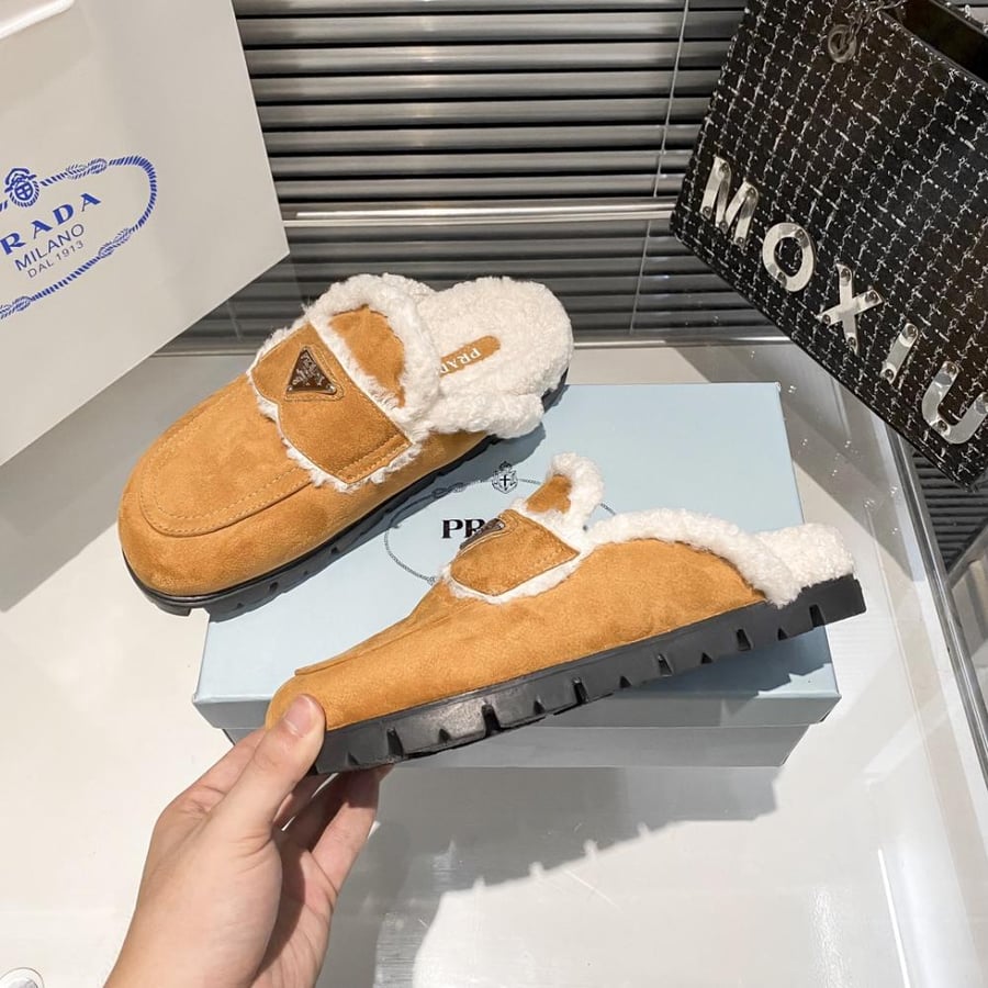 Prada Seasonal Change Loafers)