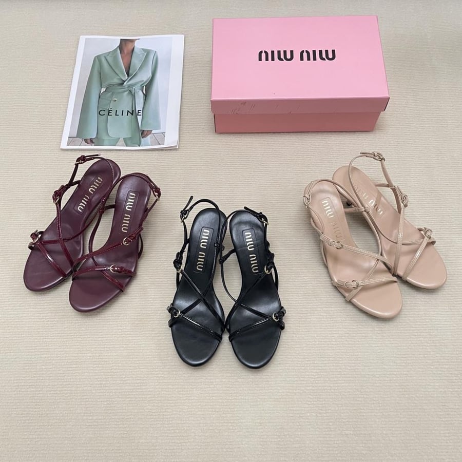 Miu Miu Trio Sandal – عنابي، أسود، بيج  أ
