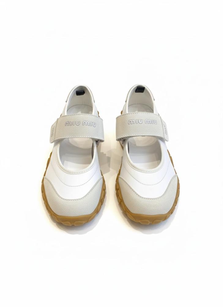 حذاء Mary Jane رياضي من Miu Miu – أبيض