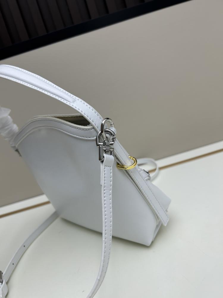 (Givenchy Voyou Nano Mini)
