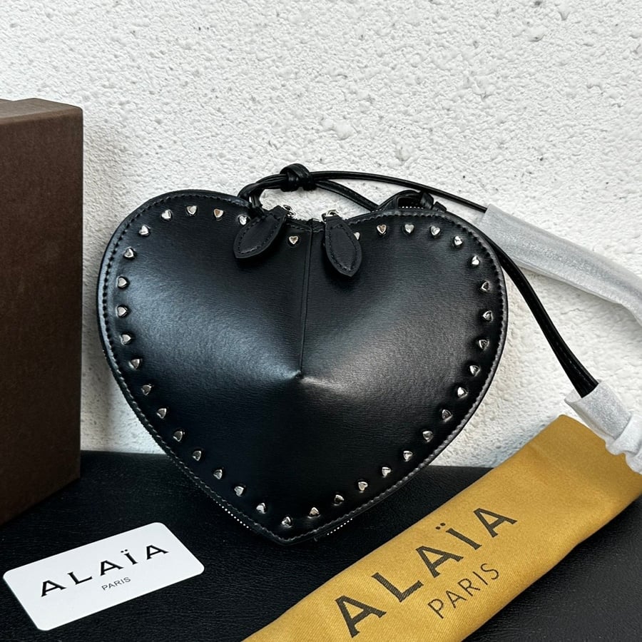 Alaïa Coeur Love Nail Black