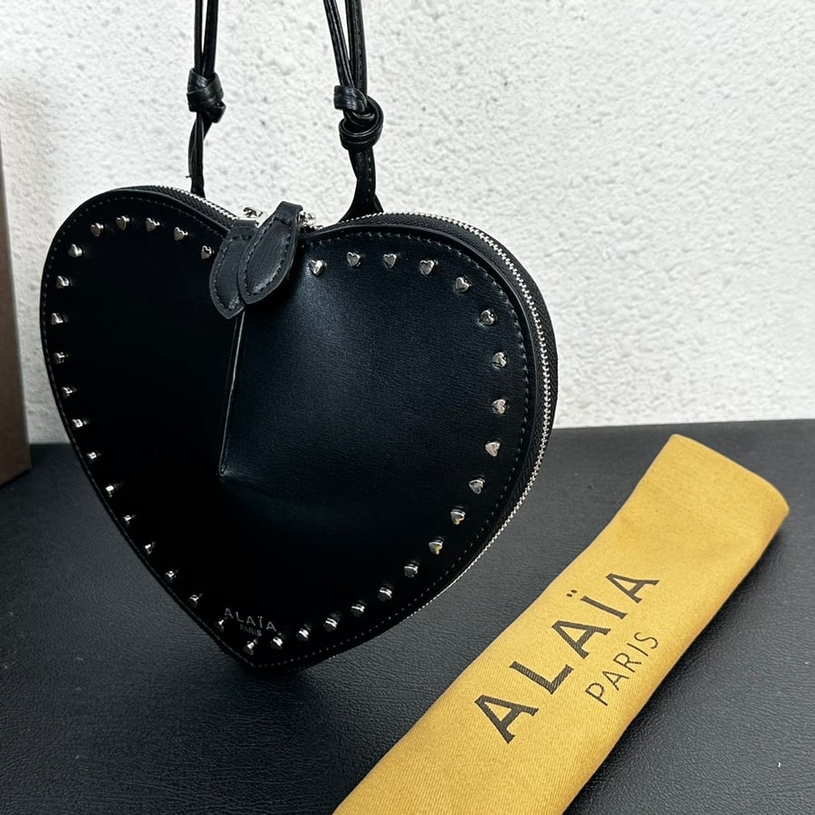 Alaïa Coeur Love Nail Black
