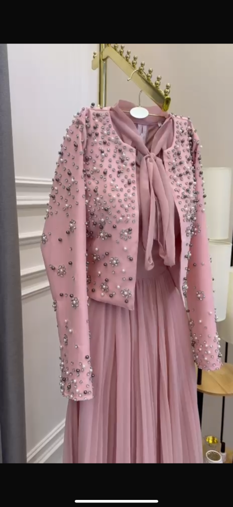 Broken dress
