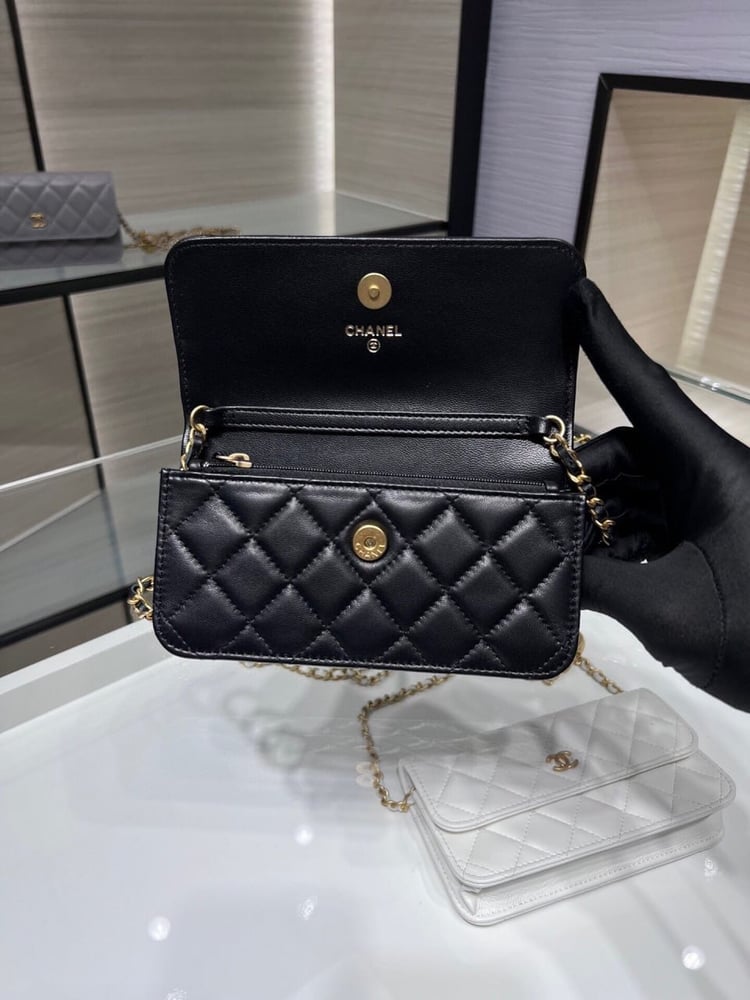 Chanel WOC