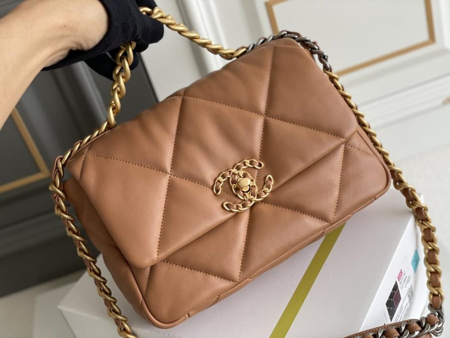 Chanel 19 Bag 16 cm