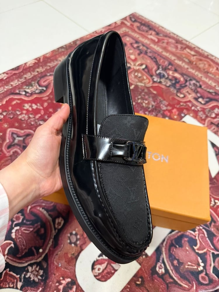 حذاء LOUIS VUITTON رسمي فاخر