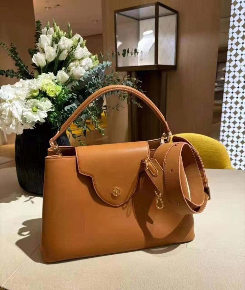 حقيبة LV كابوسين سوبل كبيرة - 38 سم