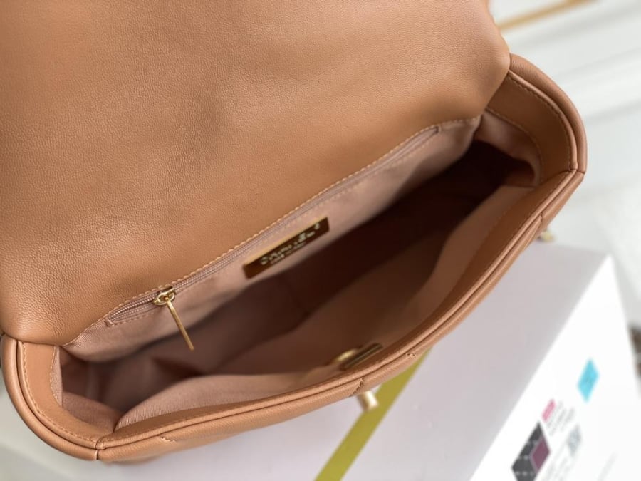 Chanel 19 Bag 16 cm