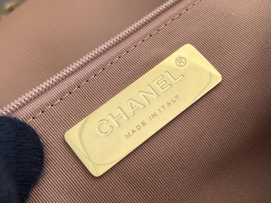 Chanel 19 Bag 16 cm