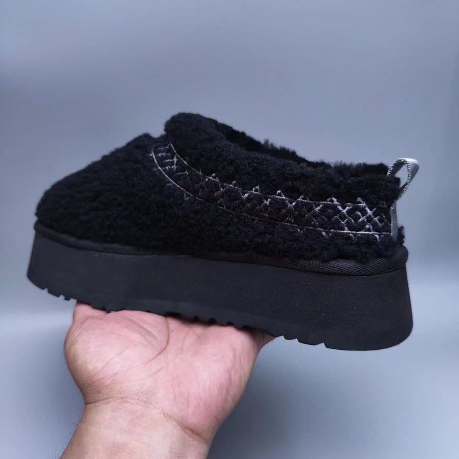 UGG 3976 Black