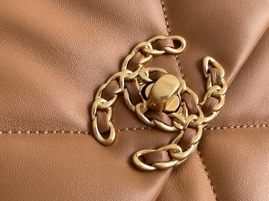 Chanel 19 Bag 16 cm