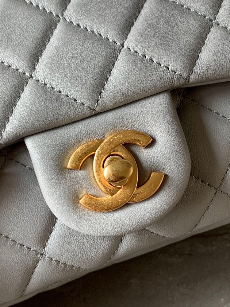 Channelé Quilted Mini Bag – Soft Grey
