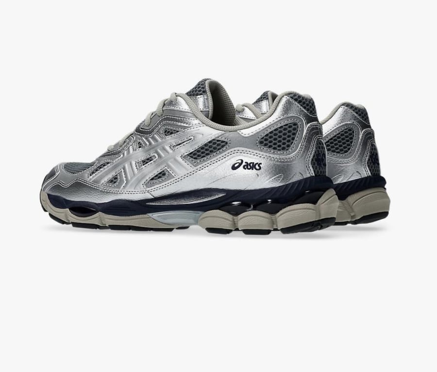 شوز  ASICS