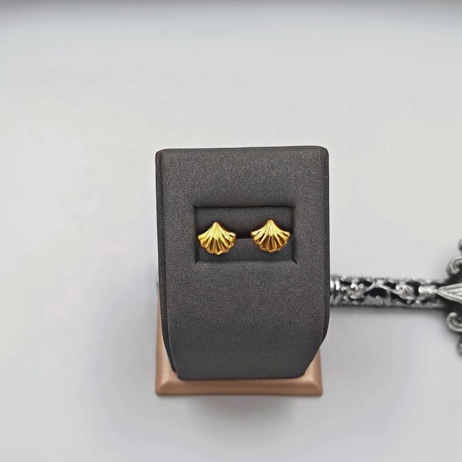 حلق ذهب عيار 21 - 21K Gold Earrings