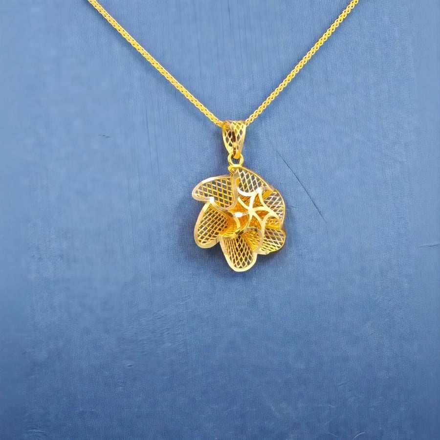 Necklace 21k Gold - عقد بتعليقة روز عيار 21
