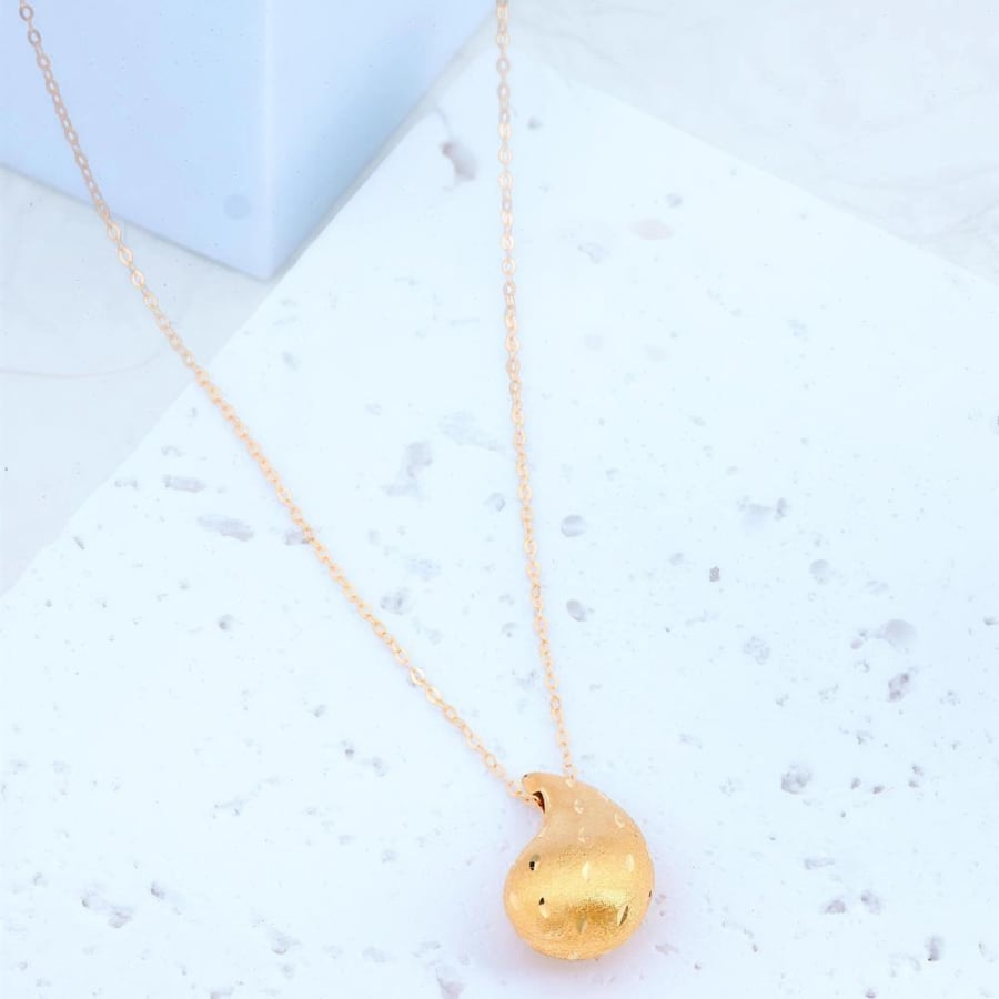 عقد تير دروب عيار 18 - Tear Drop 18k NECKLACE