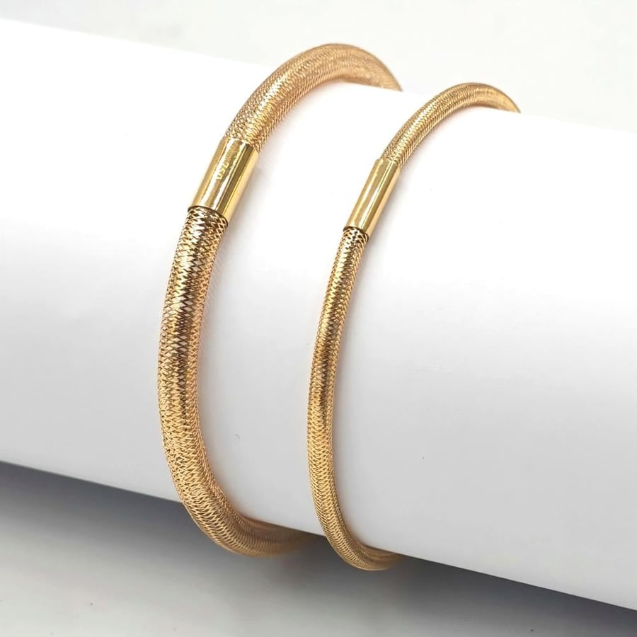 Stretch Bangle 18K Gold