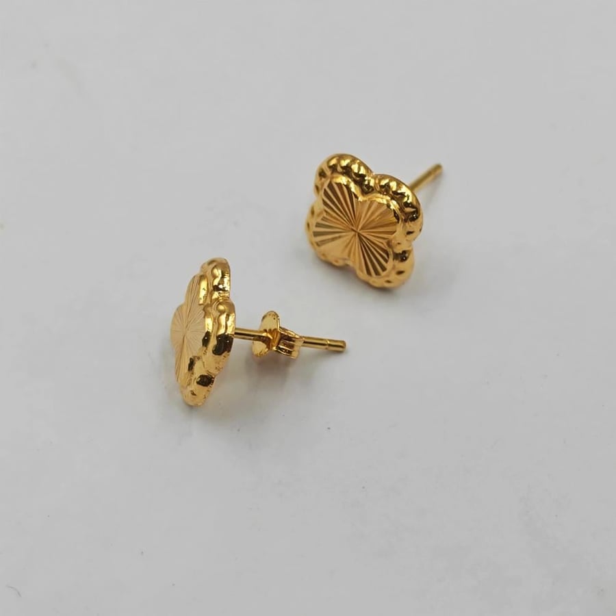 حلق  ذهب عيار 18 - 18k Gold Earrings
