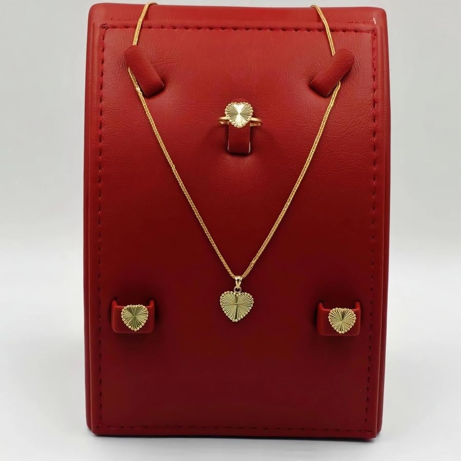 18K Gold Heart set - طقم ذهب عيار 18